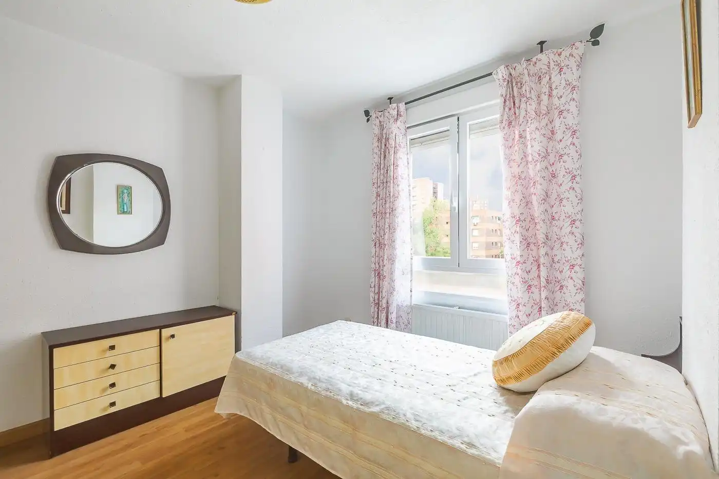 Bedroom of Flat for sale in Puente de Vallecas
