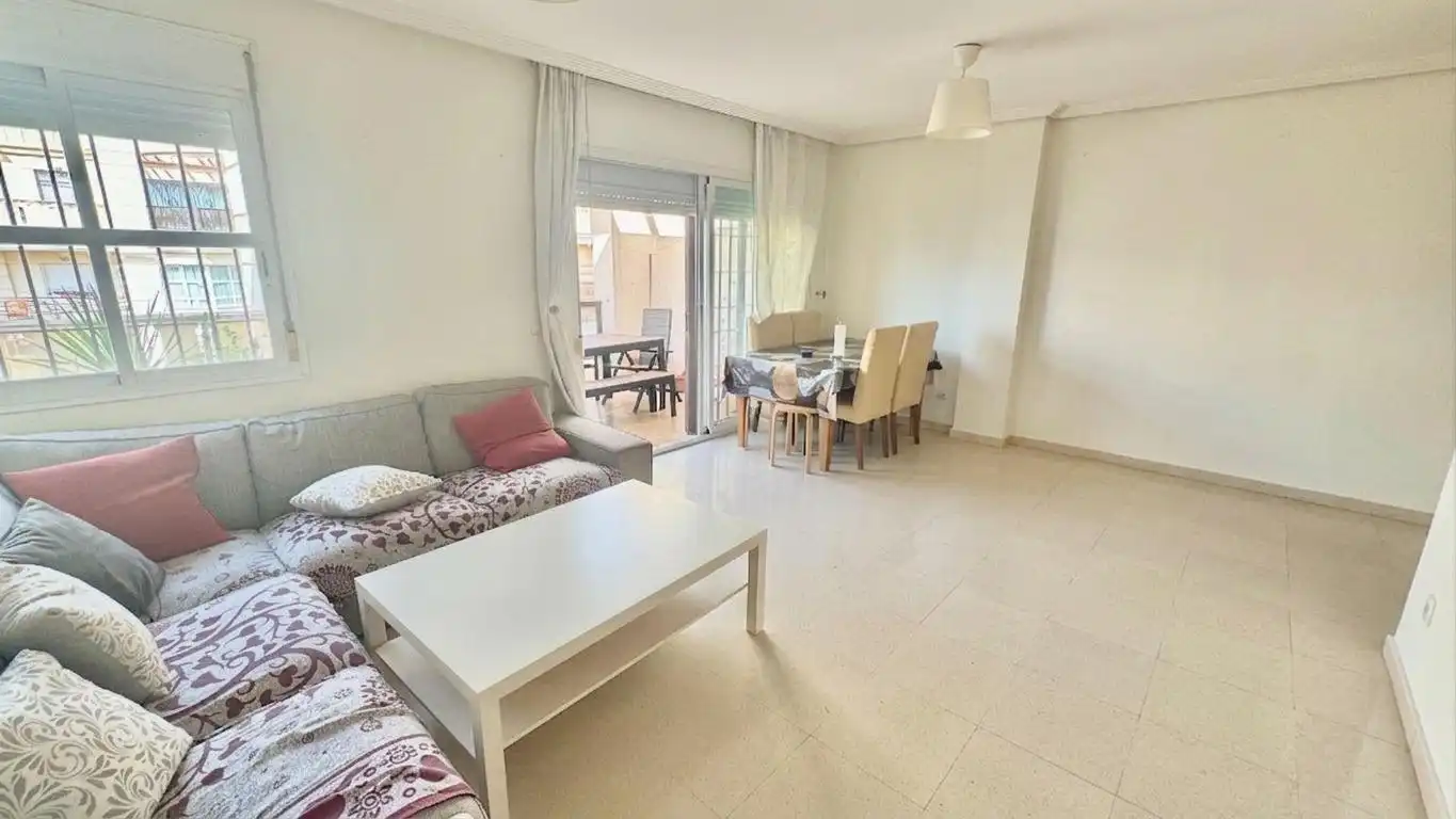Sala d'estar de Àtic en venda en Málaga amb Aire condicionat, Calefacció i Jardí privat