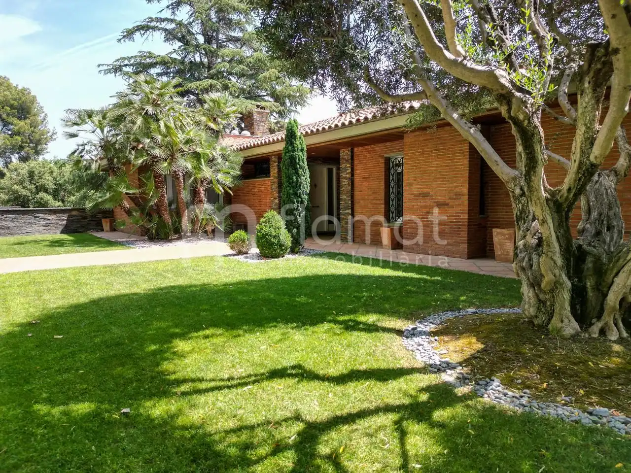 Jardí de Casa o xalet en venda en Sabadell amb Piscina