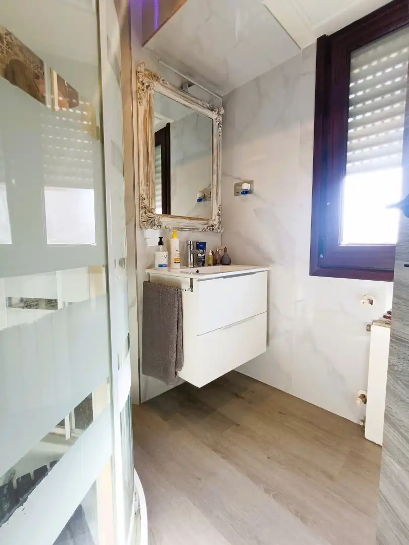 Piso con terraza en venta en Txabarri - La Unión - Vista Alegre, imagen 18