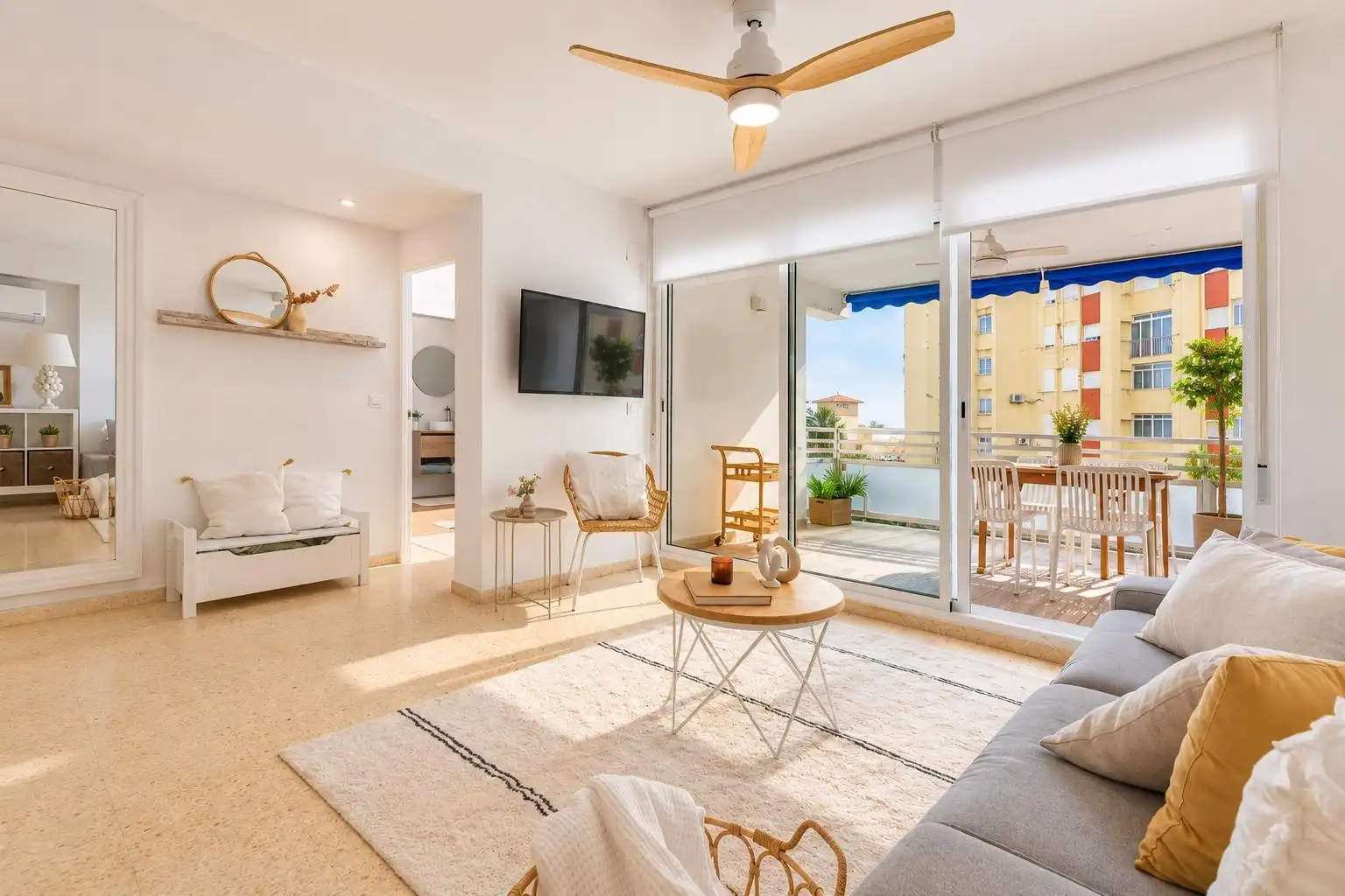 Living room of Flat for sale in Pobles del Sud