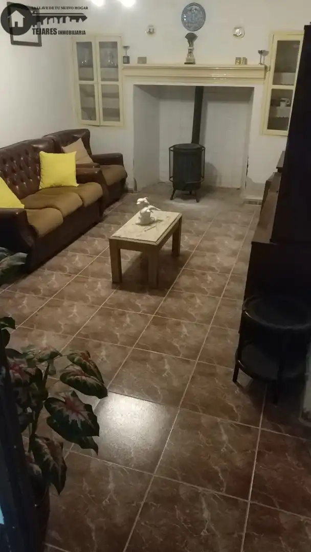 Sala d'estar de Casa o xalet en venda en Alcaraz amb Moblat