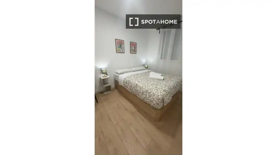 Bedroom of Flat for rent in Madrid  with Air Conditioner, Heating and Furnished