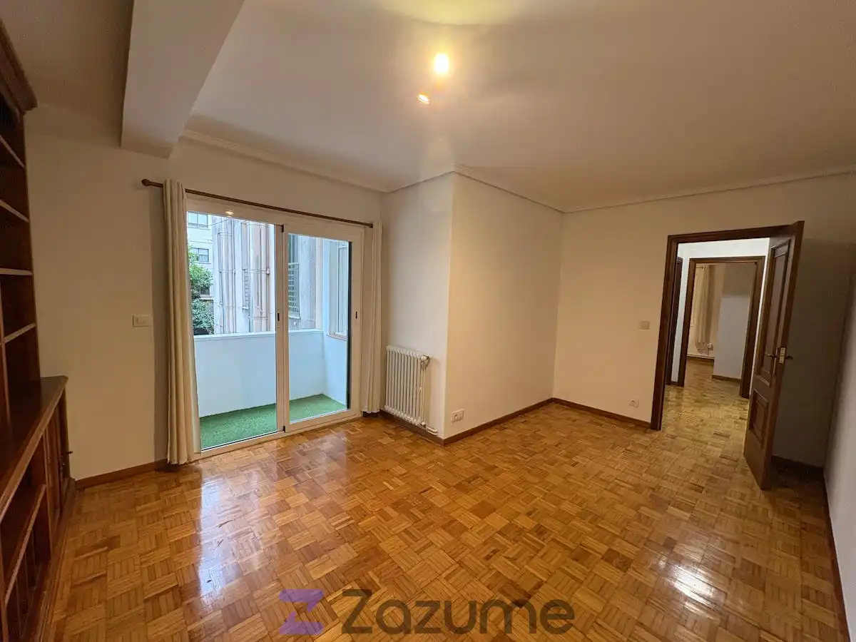 Wohnzimmer von Wohnung zur Miete in Pontevedra Capital  mit Heizung, Ofen und Waschmaschine