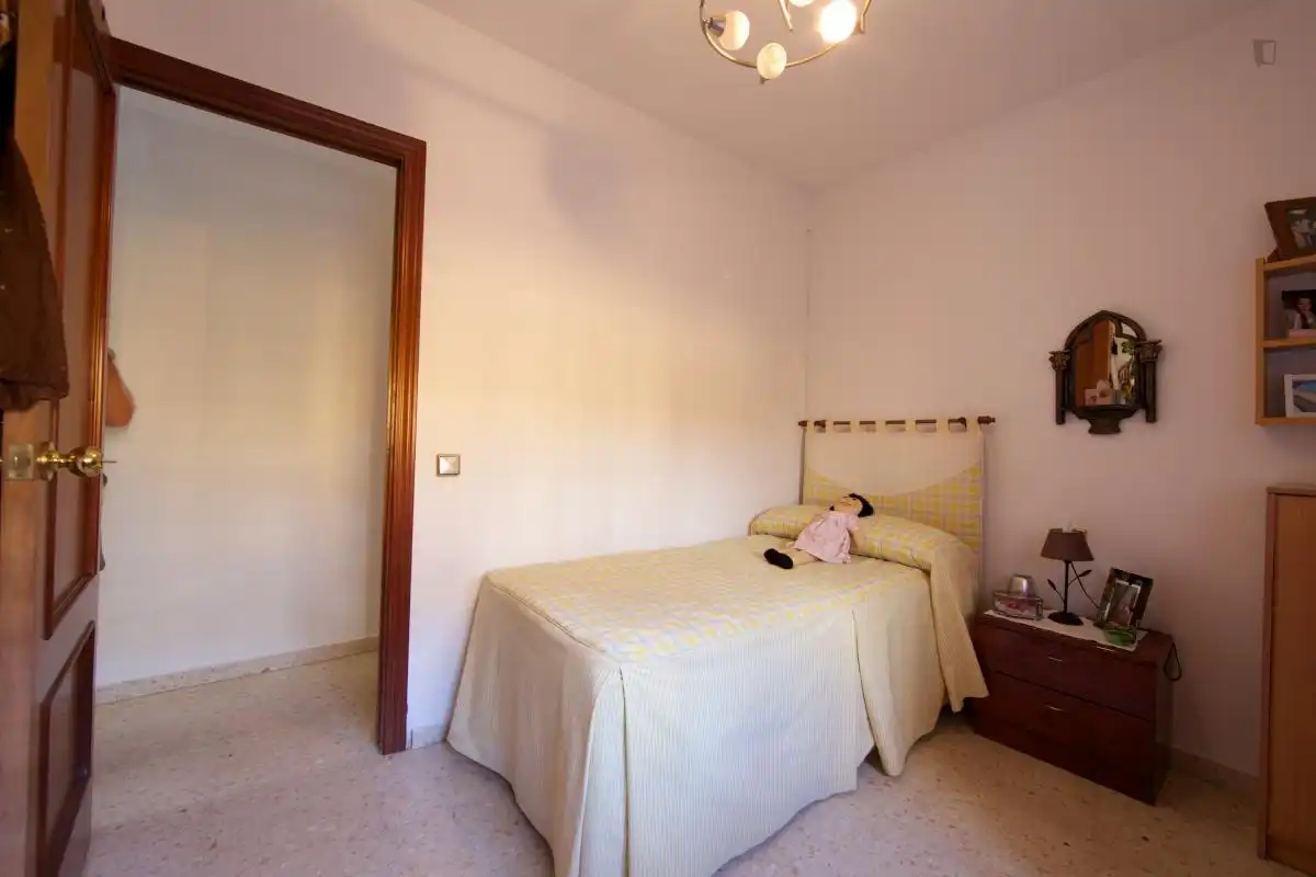 Habitación en Poniente-Norte - Miralbaida - Parque Azahara