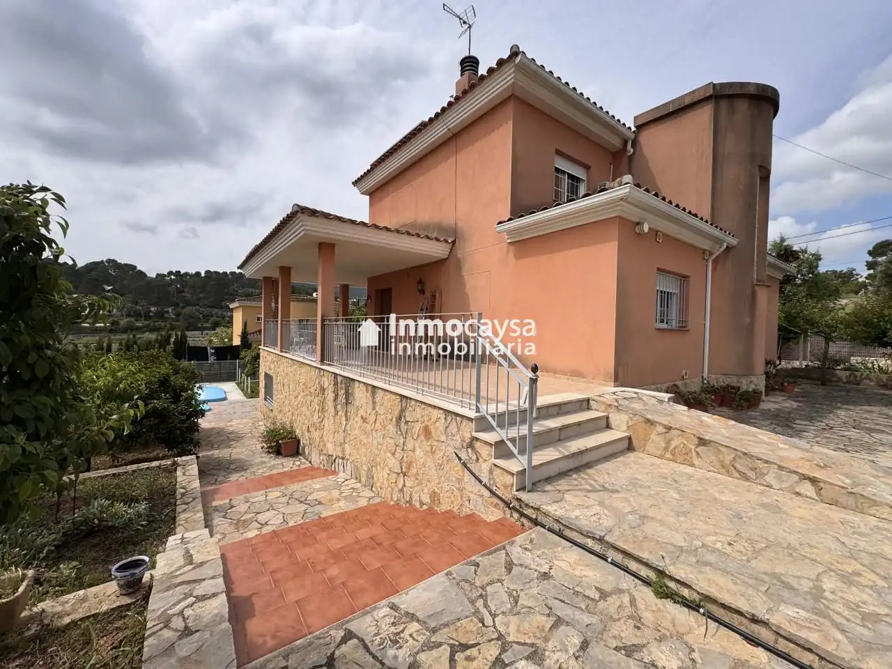Vista exterior de Casa o xalet en venda en Xàtiva amb Aire condicionat, Jardí privat i Terrassa