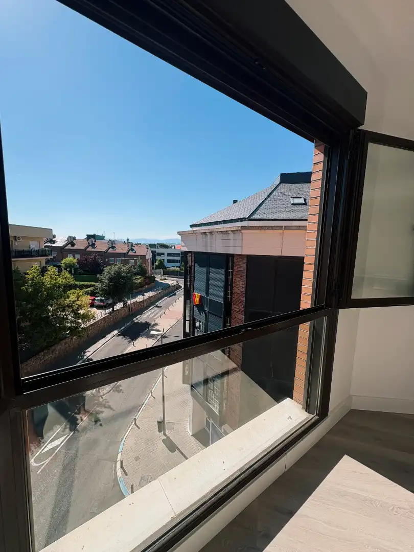 Vista exterior de Pis en venda en Las Rozas de Madrid amb Aire condicionat, Calefacció i Forn