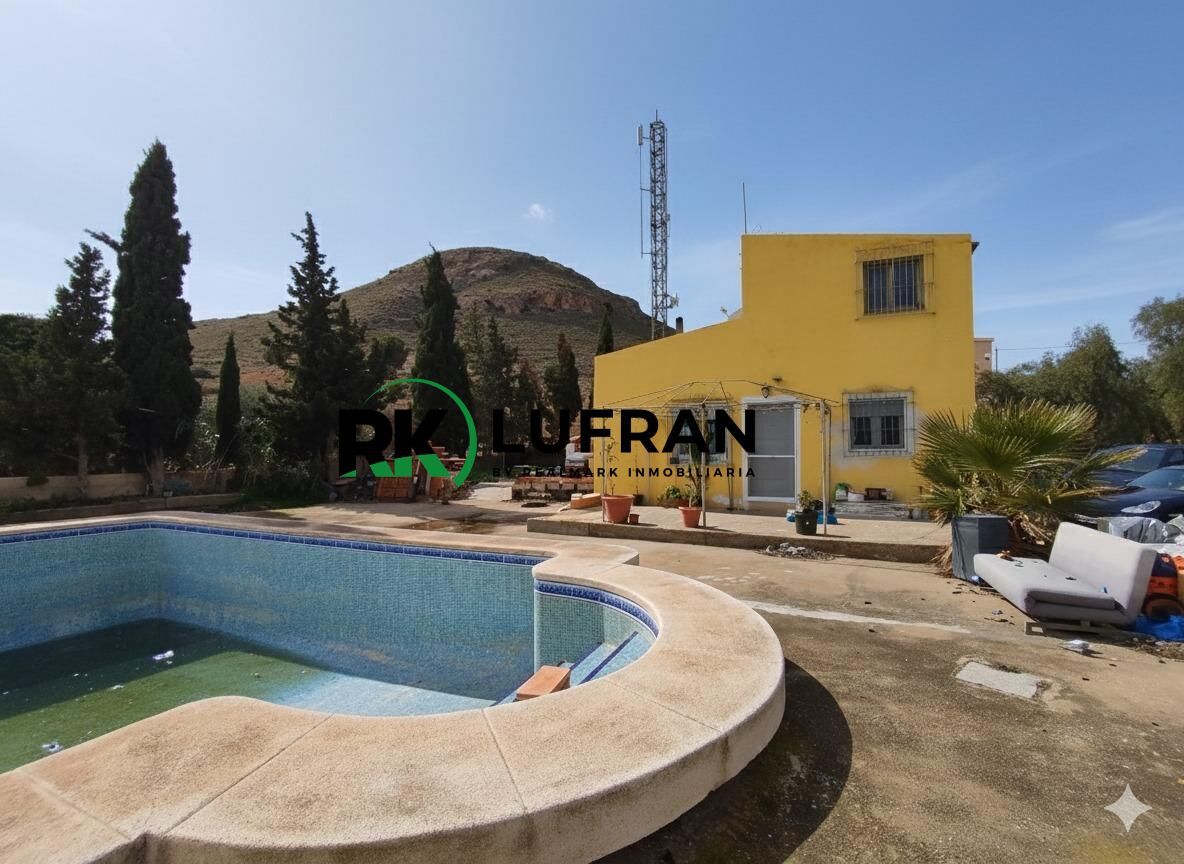 Vista exterior de Casa o xalet en venda en Mutxamel amb Aire condicionat i Piscina