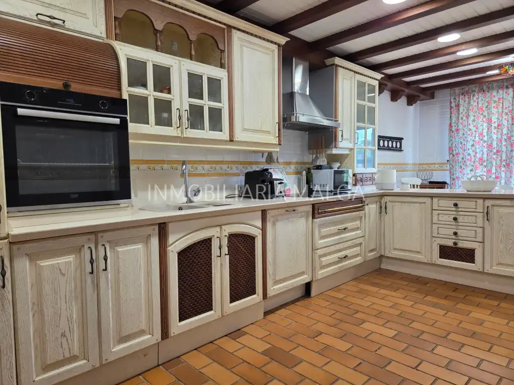 Cuina de Casa o xalet en venda en Colunga amb Calefacció, Jardí privat i Parquet