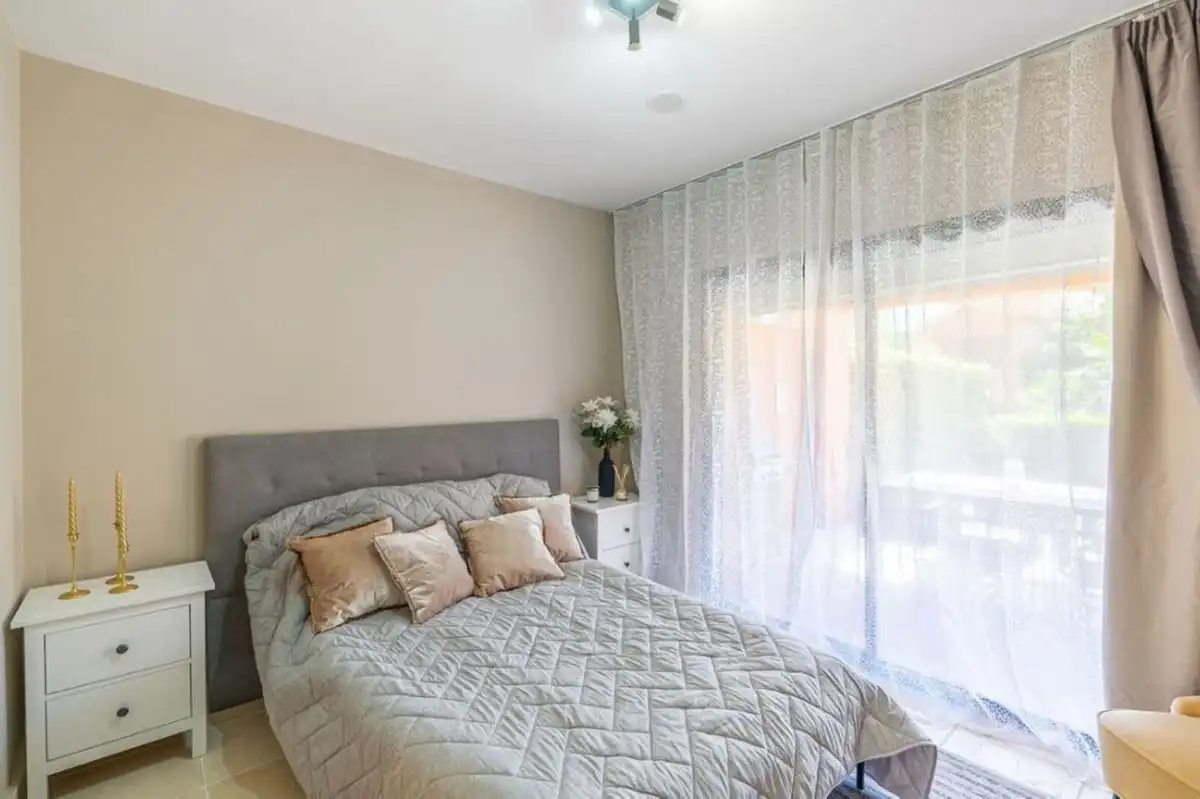 Dormitori de Planta baixa en venda en Estepona amb Jardí privat, Traster i Piscina comunitària