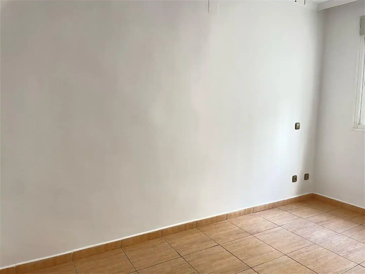 Wohnung zum Verkauf in Ceuta mit Klimaanlage, Privatgarten und Schwimmbad