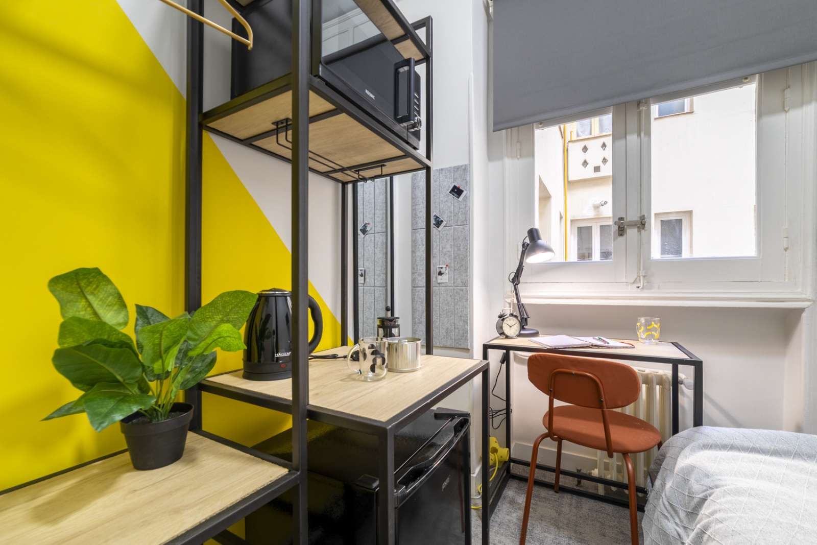 Bedroom of Flat to share in  Madrid Capital  with Air Conditioner, Terrace and Furnished