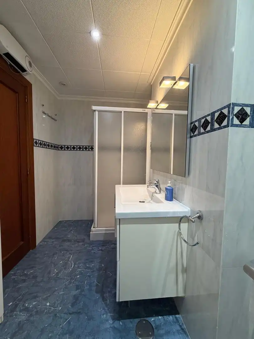 Baño de Piso en venta en Ausias March