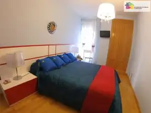 Schlafzimmer von Wohnung zur Miete in León Capital  mit Heizung, Parkett und Terrasse