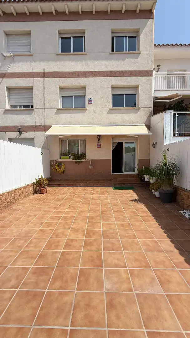 Terraza de Casa adosada en venta en Roda de Berà con Calefacción, Jardín privado y Terraza
