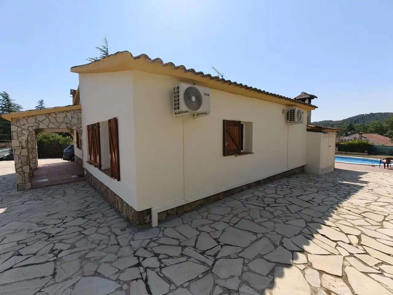 Vista exterior de Casa o xalet en venda en Caldes de Malavella amb Aire condicionat, Calefacció i Jardí privat
