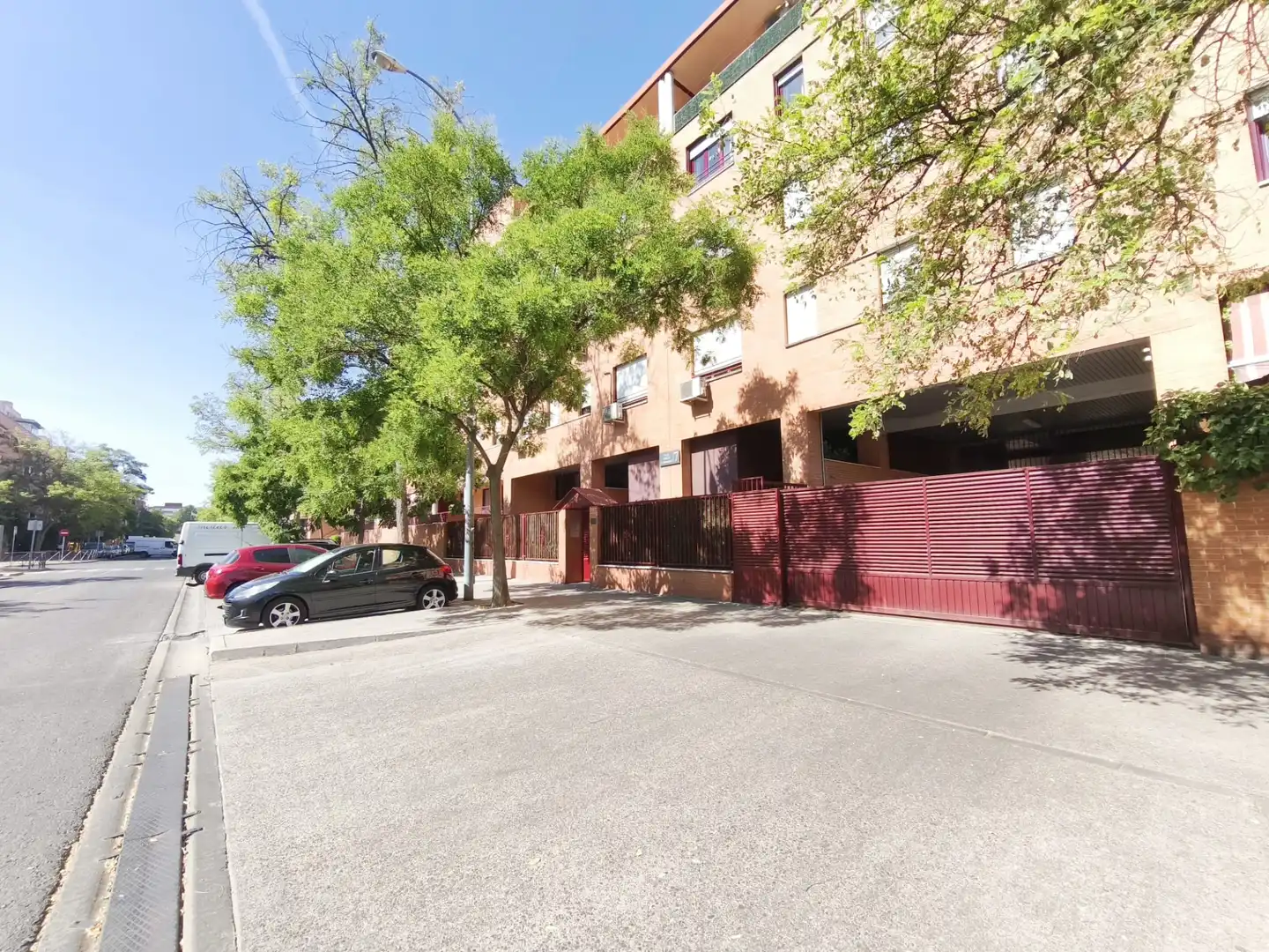 Vista exterior de Pis en venda en Leganés amb Aire condicionat, Calefacció i Jardí privat