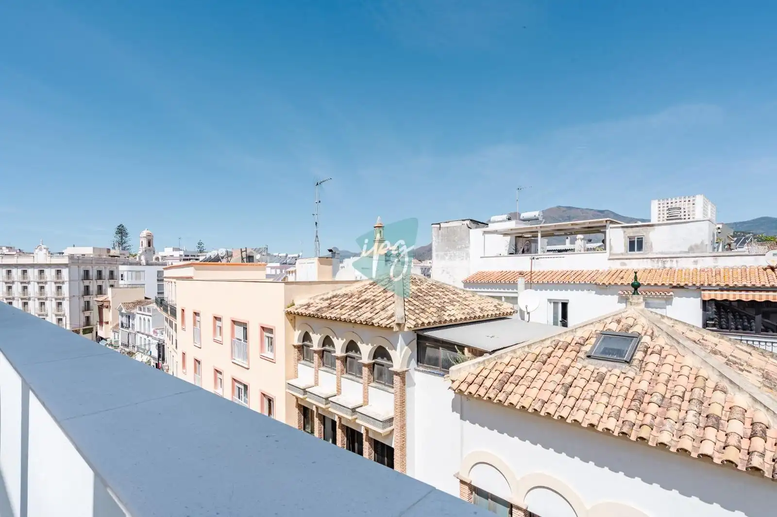 Außenansicht von Wohnungen zur Miete in Estepona mit Klimaanlage, Heizung und Terrasse