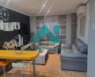 Sala d'estar de Apartament en venda en Cáceres Capital amb Aire condicionat, Calefacció i Traster