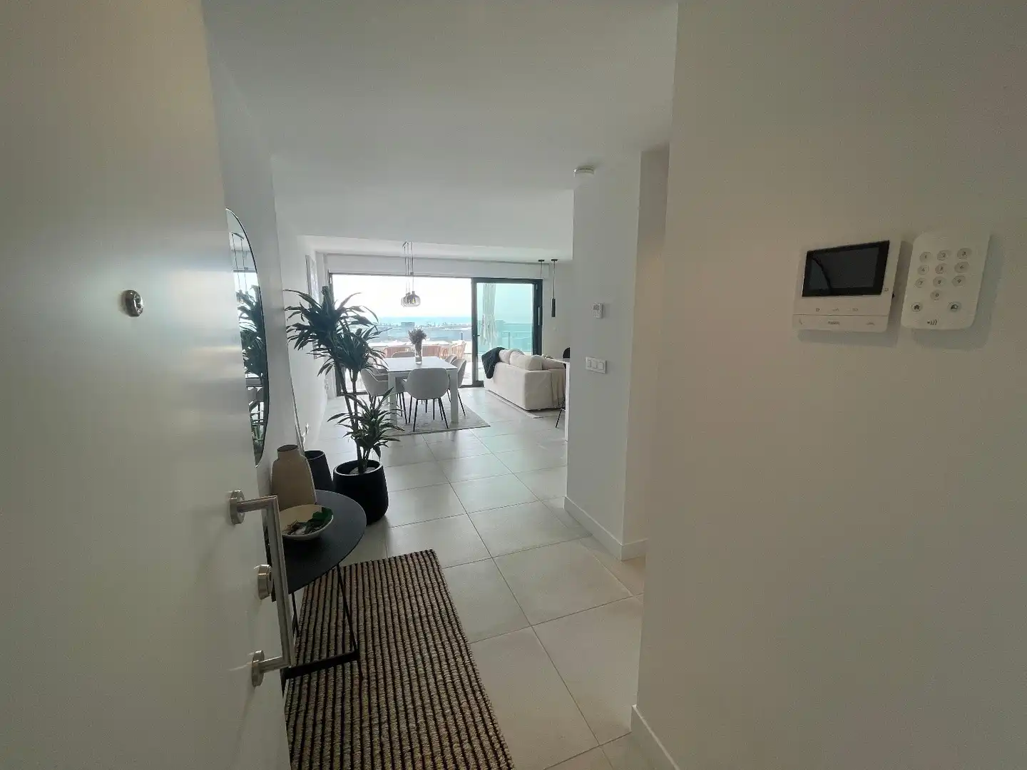 Apartamento con terraza en alquiler en Selwo, imagen 25