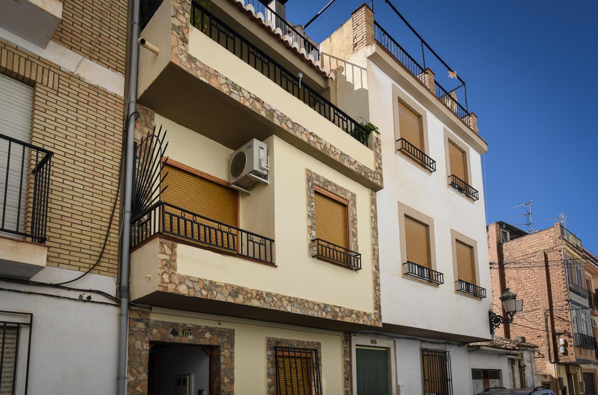 Exterior view of House or chalet for sale in Lanjarón  with Air Conditioner, Heating and Terrace