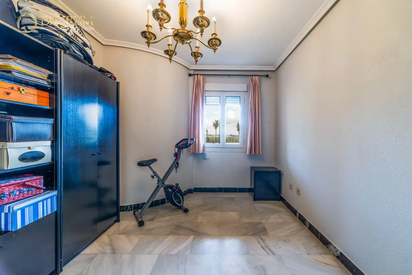 Maisonette zum Verkauf in San Juan de Aznalfarache mit Klimaanlage, Heizung und Terrasse