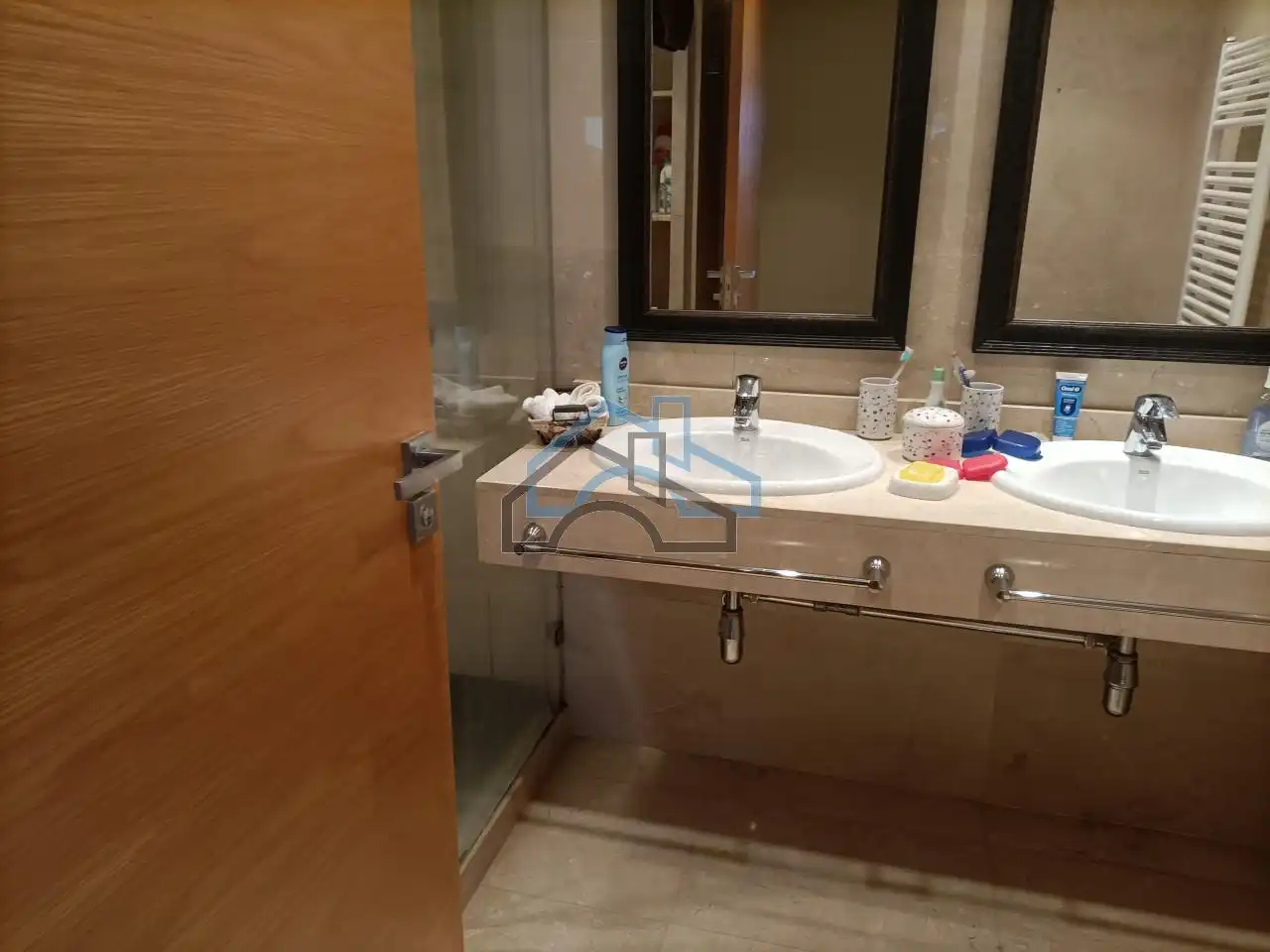 Badezimmer von Dachboden zur Miete in Cambre  mit Heizung, Parkett und Terrasse