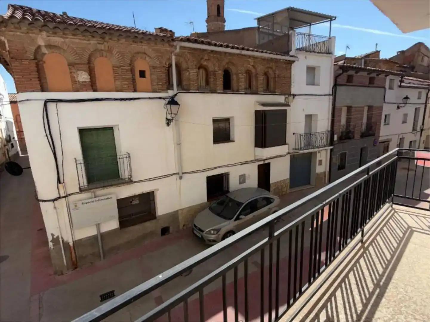 Vista exterior de Pis en venda en Ariño amb Traster i Balcó