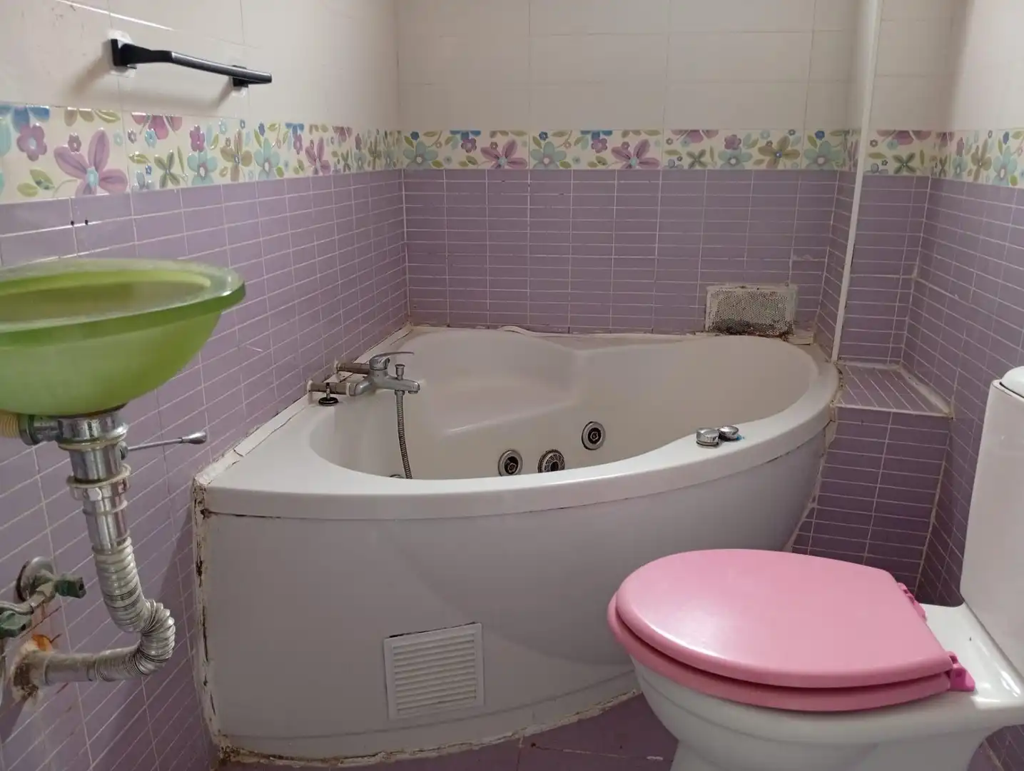 Bathroom of Flat for sale in La Línea de la Concepción