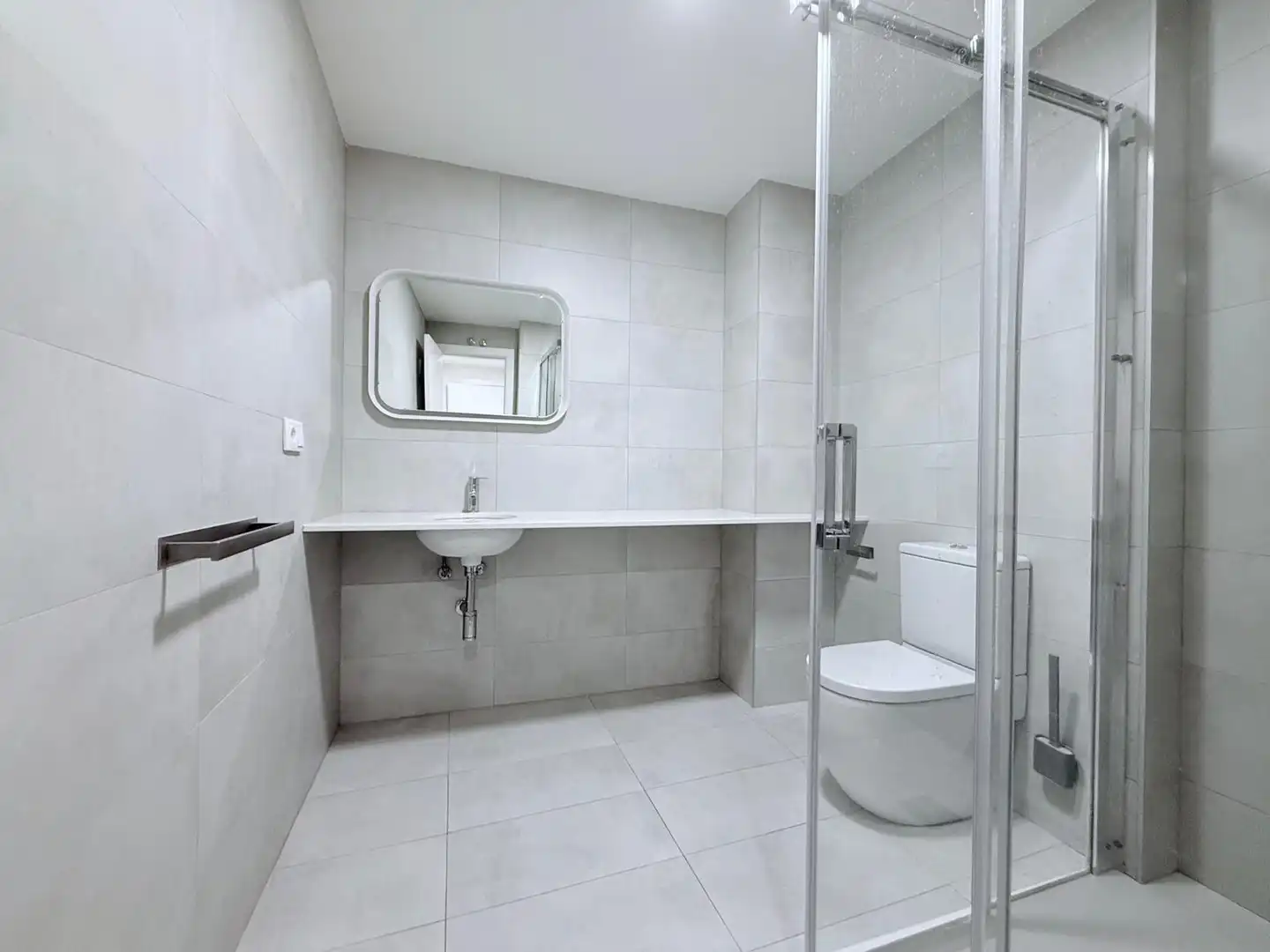 Bathroom of Flat for rent in Valencia  with Air Conditioner, Heating and Parquet flooring