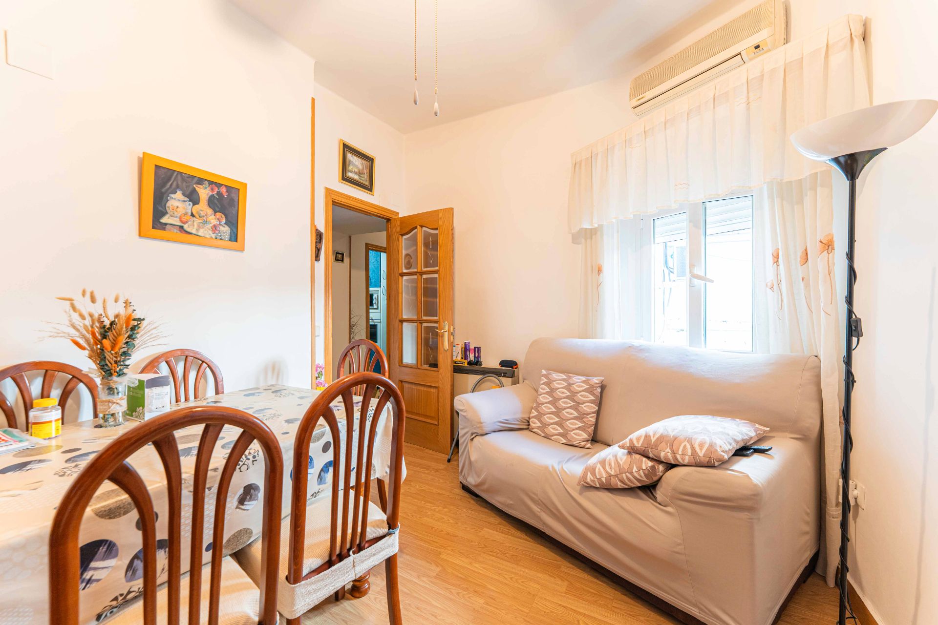 Living room of Flat for sale in  Madrid Capital  with Air Conditioner, Heating and Furnished