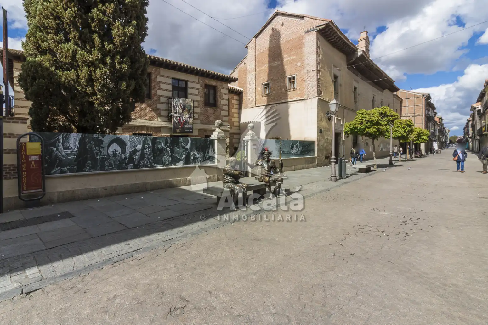 Vista exterior de Casa o xalet en venda en Alcalá de Henares amb Calefacció, Traster i Balcó