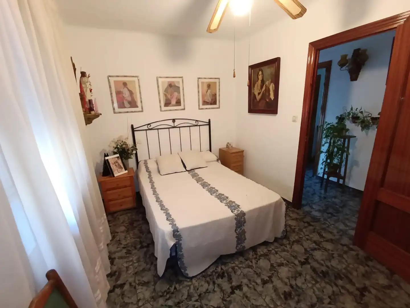 Dormitori de Casa o xalet en venda en Linares amb Aire condicionat, Calefacció i Terrassa