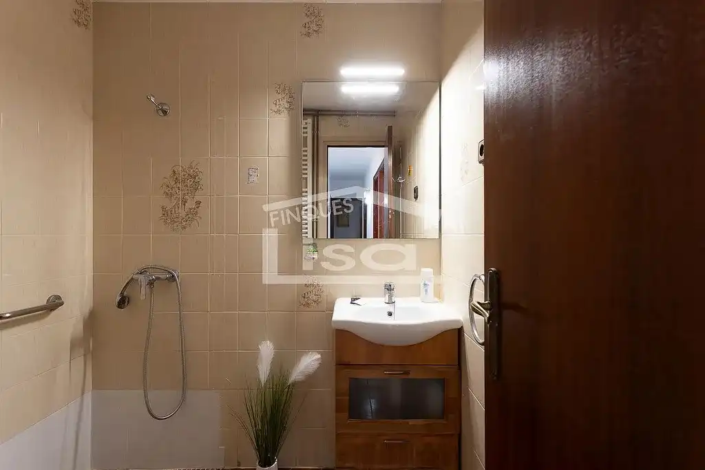 Piso con terraza en venta en Carrer d'Enric Casanovas, imagen 6