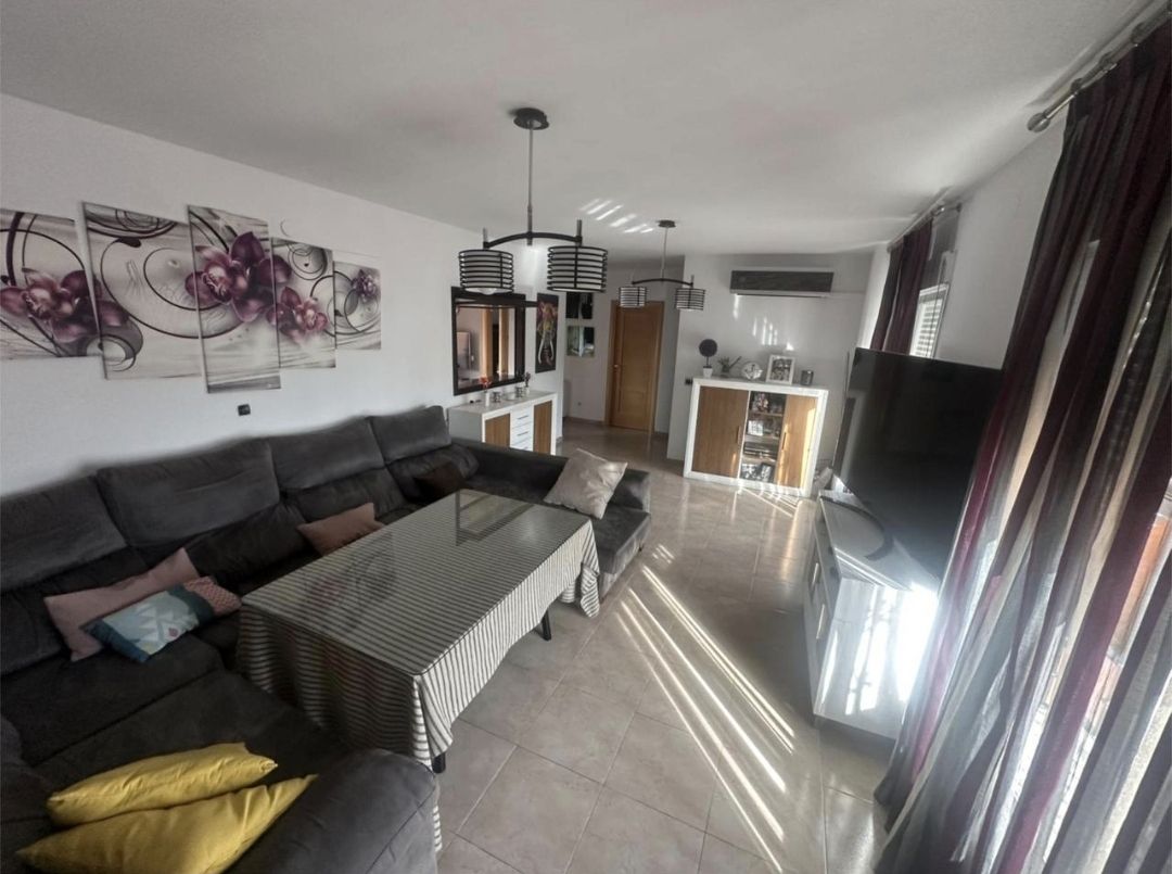Living room of Single-family semi-detached for sale in Cúllar Vega  with Air Conditioner, Heating and Terrace