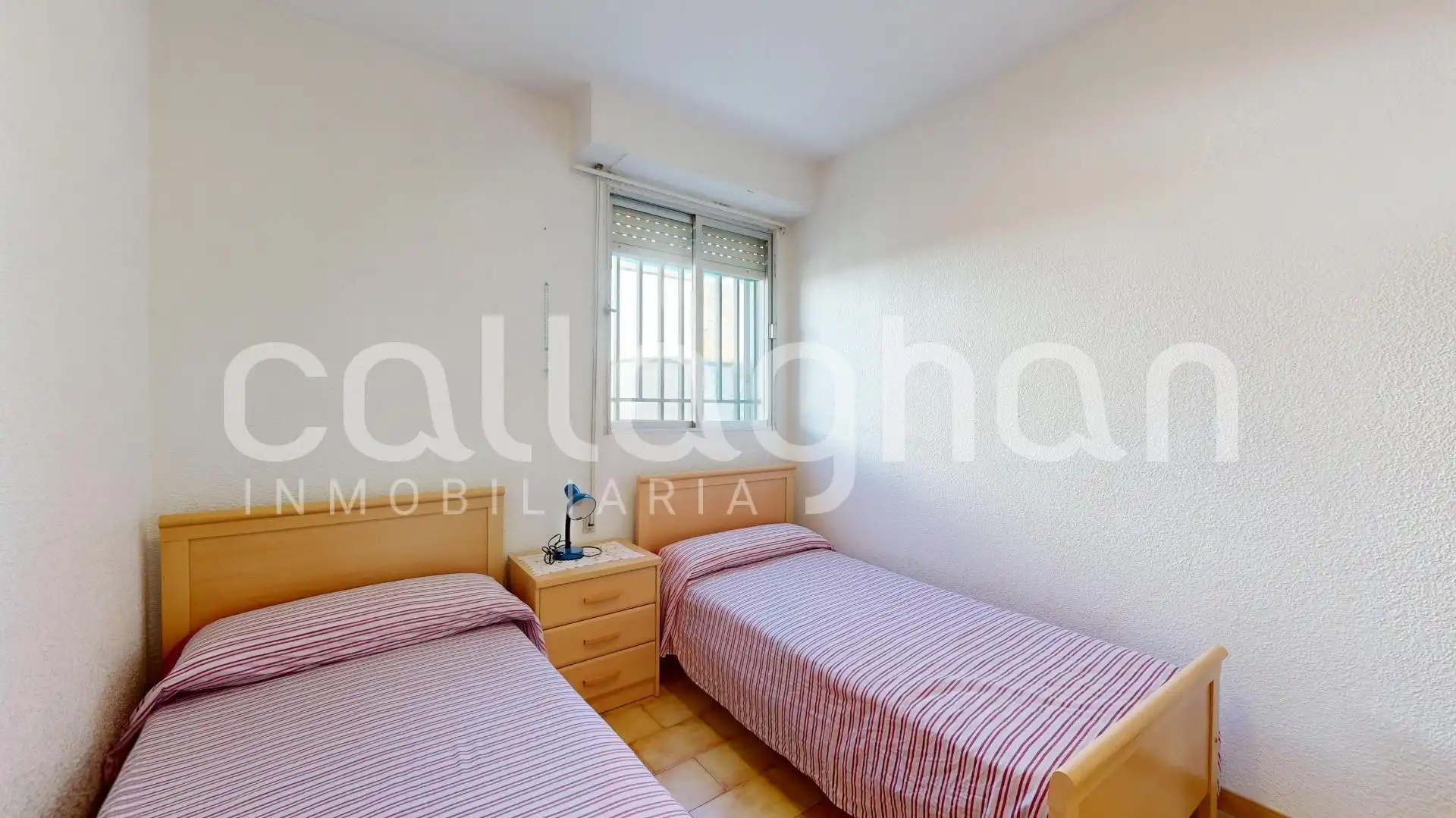 Dormitori de Casa o xalet en venda en Chiva amb Aire condicionat, Jardí privat i Terrassa