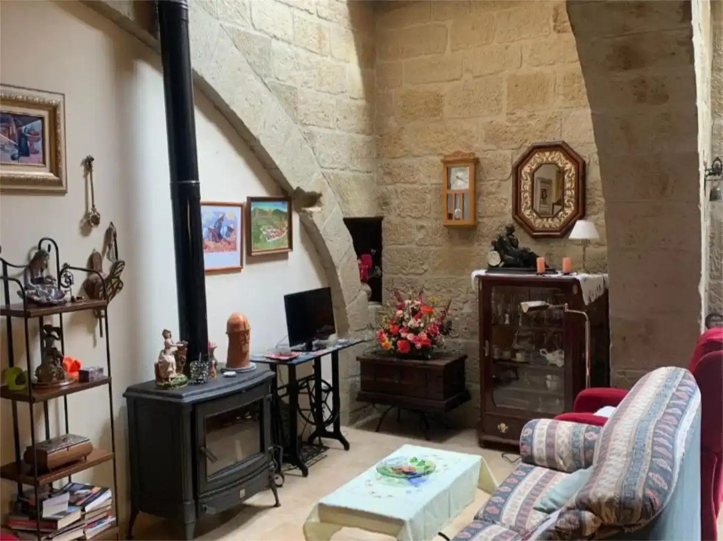 Living room of Flat for sale in Uncastillo  with Parquet flooring, Storage room and Furnished