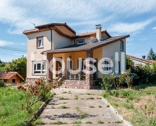 Vista exterior de Casa o xalet en venda en Garrafe de Torío amb Terrassa