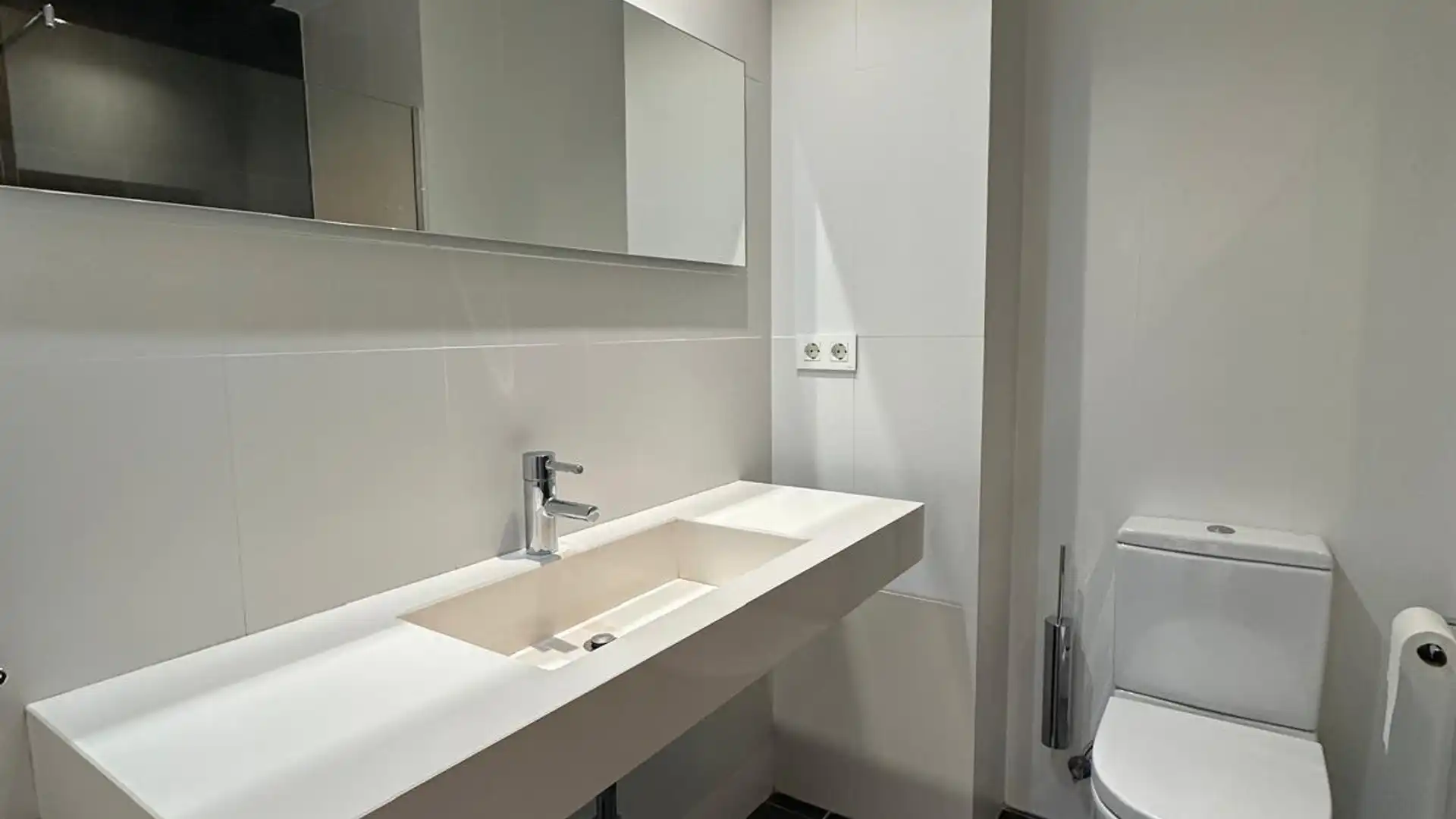 Baño de Apartamento en venta en Rota con Aire acondicionado, Calefacción y Jardín privado
