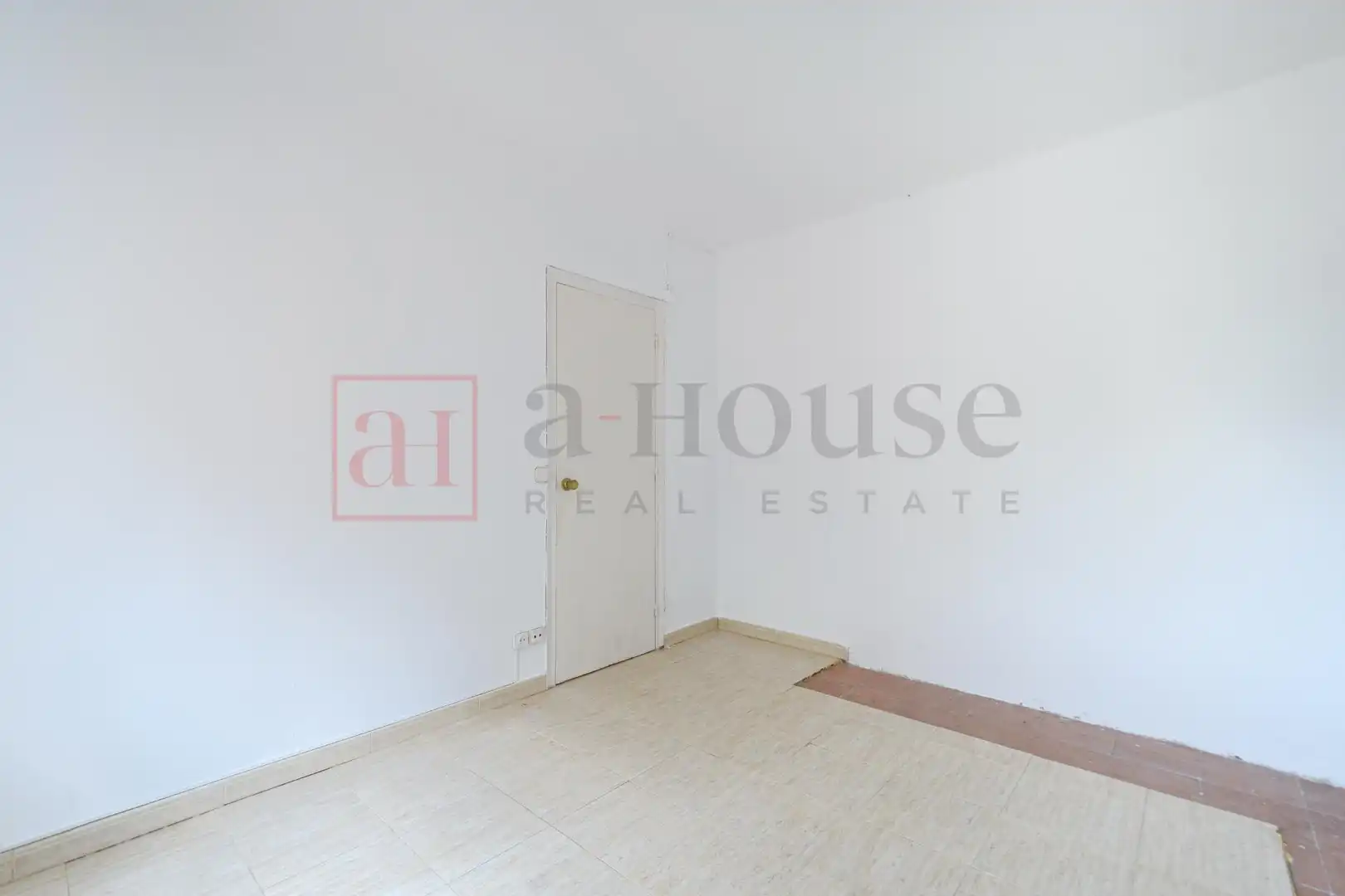 Habitación de Piso en venta en Barcelona con Trastero y Balcón