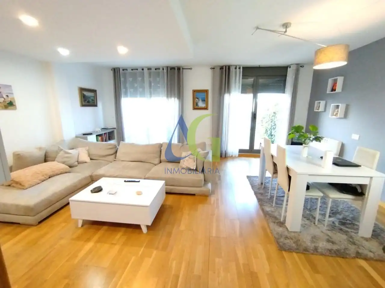 Sala de estar de Casa o chalet en venta en San Andrés del Rabanedo con Calefacción, Terraza y Trastero