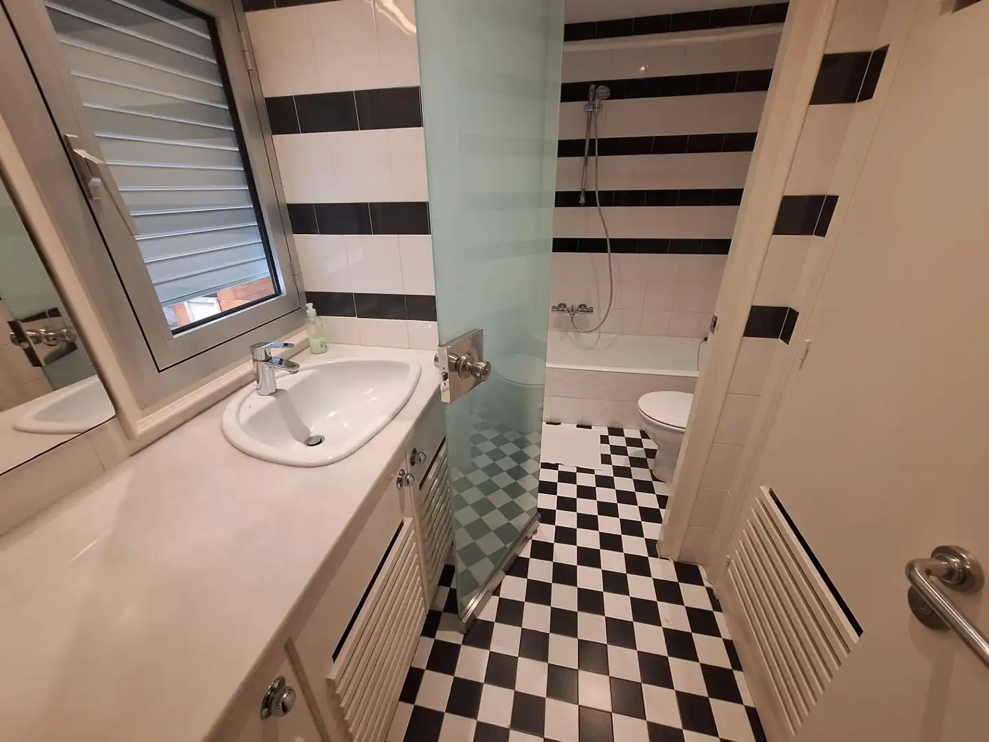Badezimmer von Haus oder Chalet zum Verkauf in Castellar del Vallès mit Heizung, Privatgarten und Terrasse
