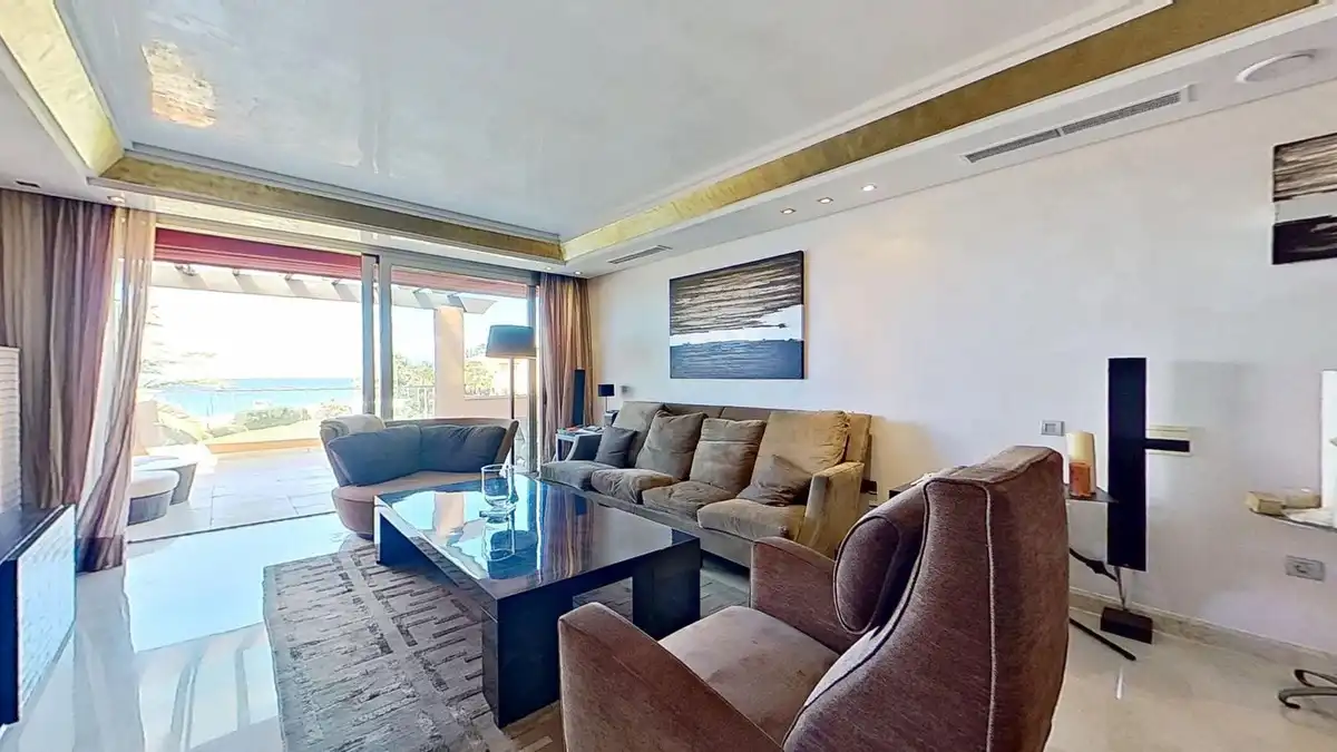 Sala de estar de Ático en venta en Marbella con Aire acondicionado, Terraza y Sauna