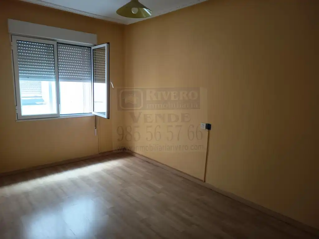 Dormitori de Pis en venda en Gijón 