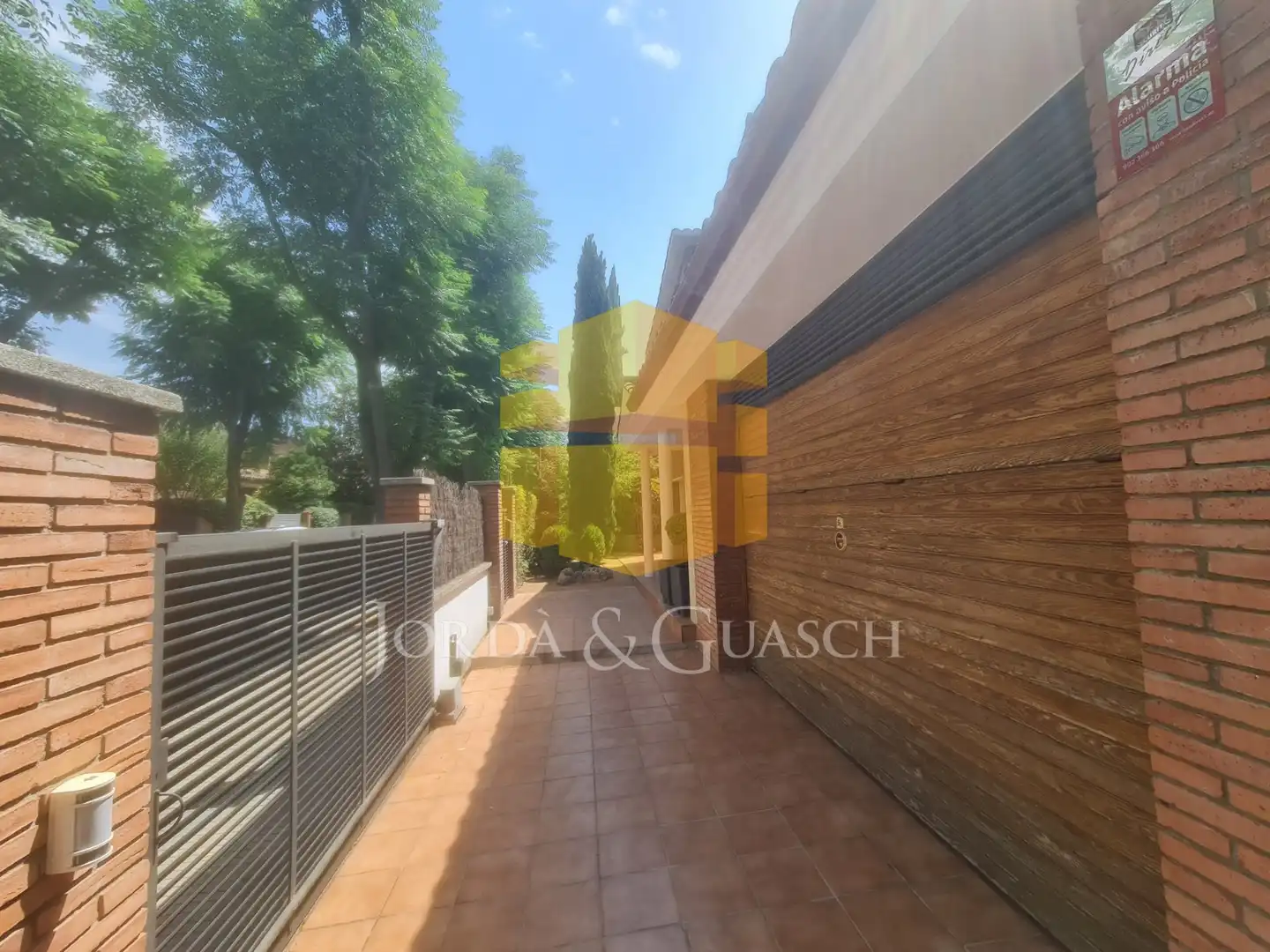 Exterior view of Houses for sale in Sant Cugat del Vallès  with Air Conditioner, Heating and Private garden