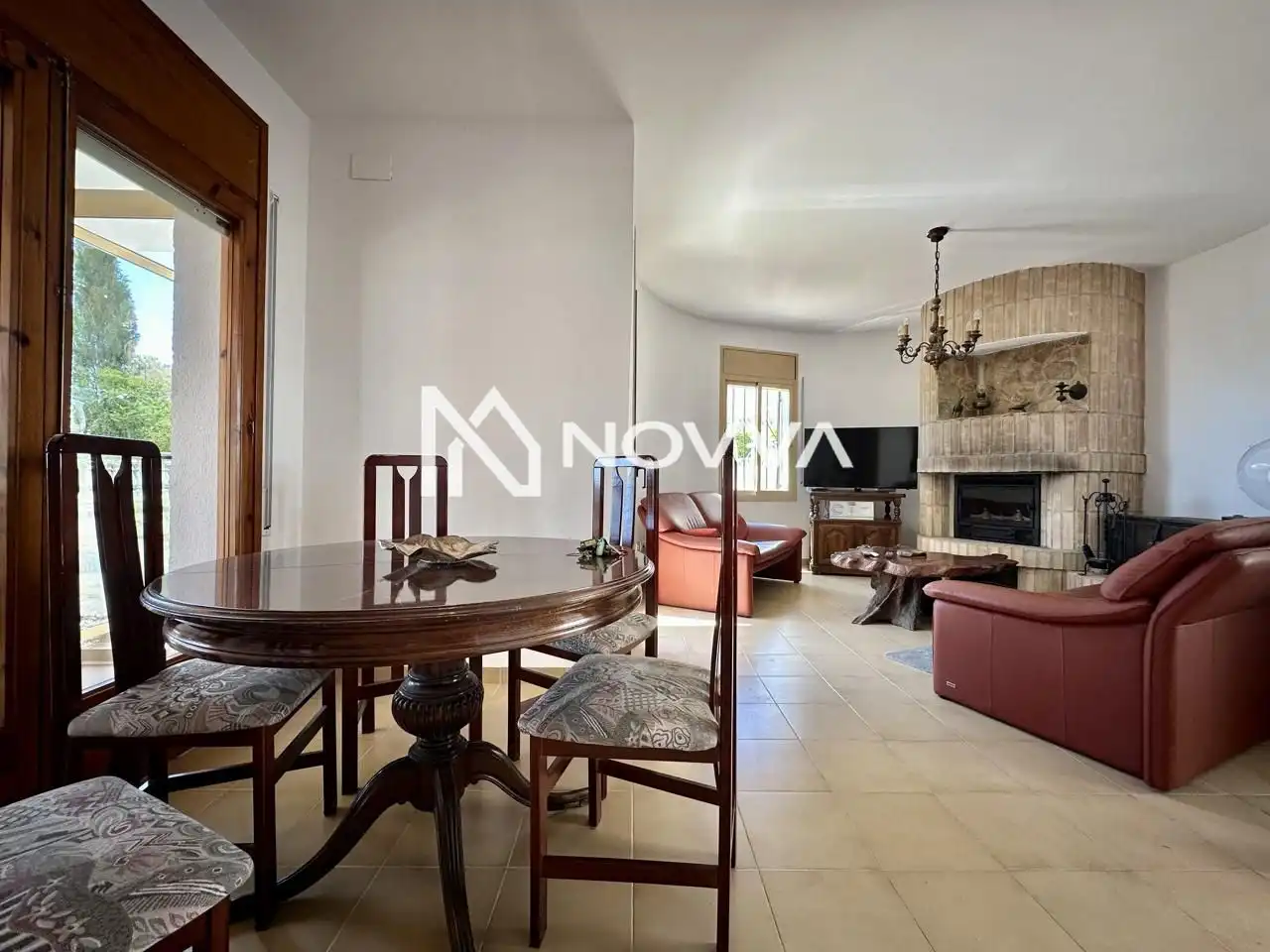 Sala d'estar de Casa o xalet en venda en Lloret de Mar amb Jardí privat, Terrassa i Piscina