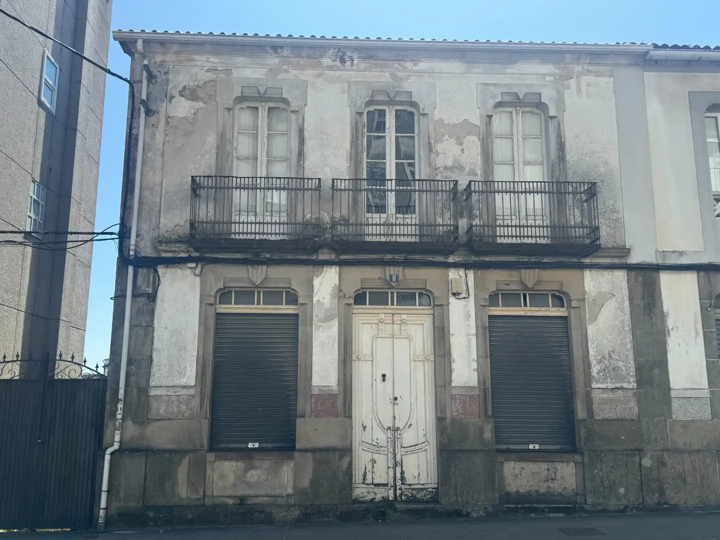 Adossat amb terrassa en venda a Avenida Compostela 8