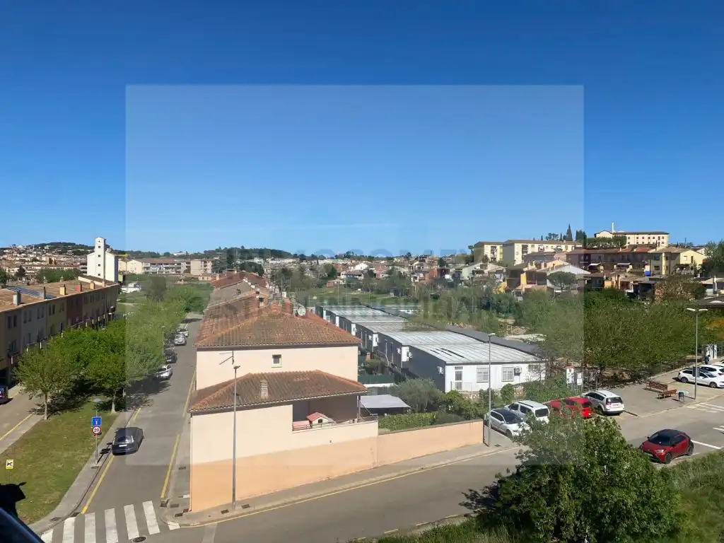 Vista exterior de Apartament en venda en La Bisbal d'Empordà