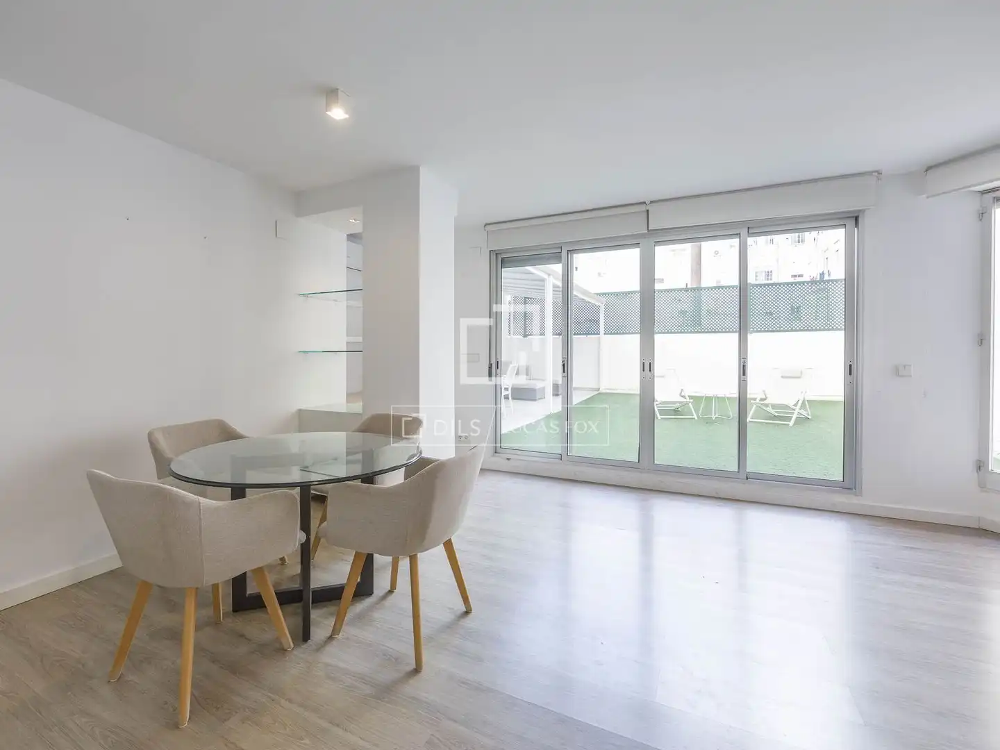 Außenansicht von Wohnung zur Miete in Valencia mit Klimaanlage, Heizung und Parkett