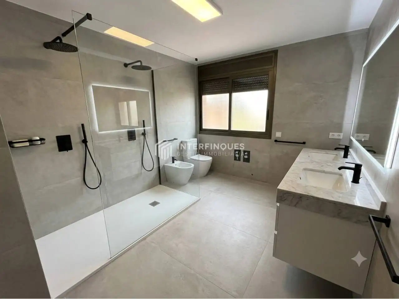 Casa amb piscina en venda a Ronda Pirineu, imagen 10